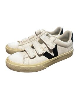 VEJA Recife 3-Lock Women’s Sneakers - White/Black Size 7 (EU 38) RETRO Inspired